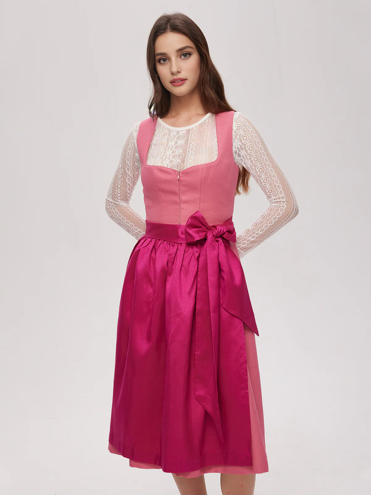 Yksivärinen dirndl – ajaton kaunotar